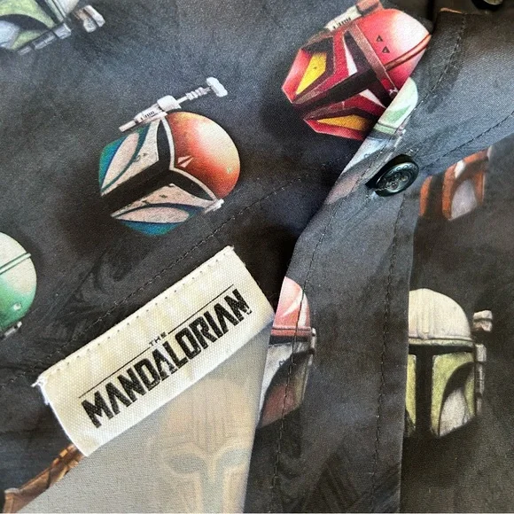 RSVLTS Star Wars Mandalorian Mens's Short Sleeve Shirt - Picture 4 of 6